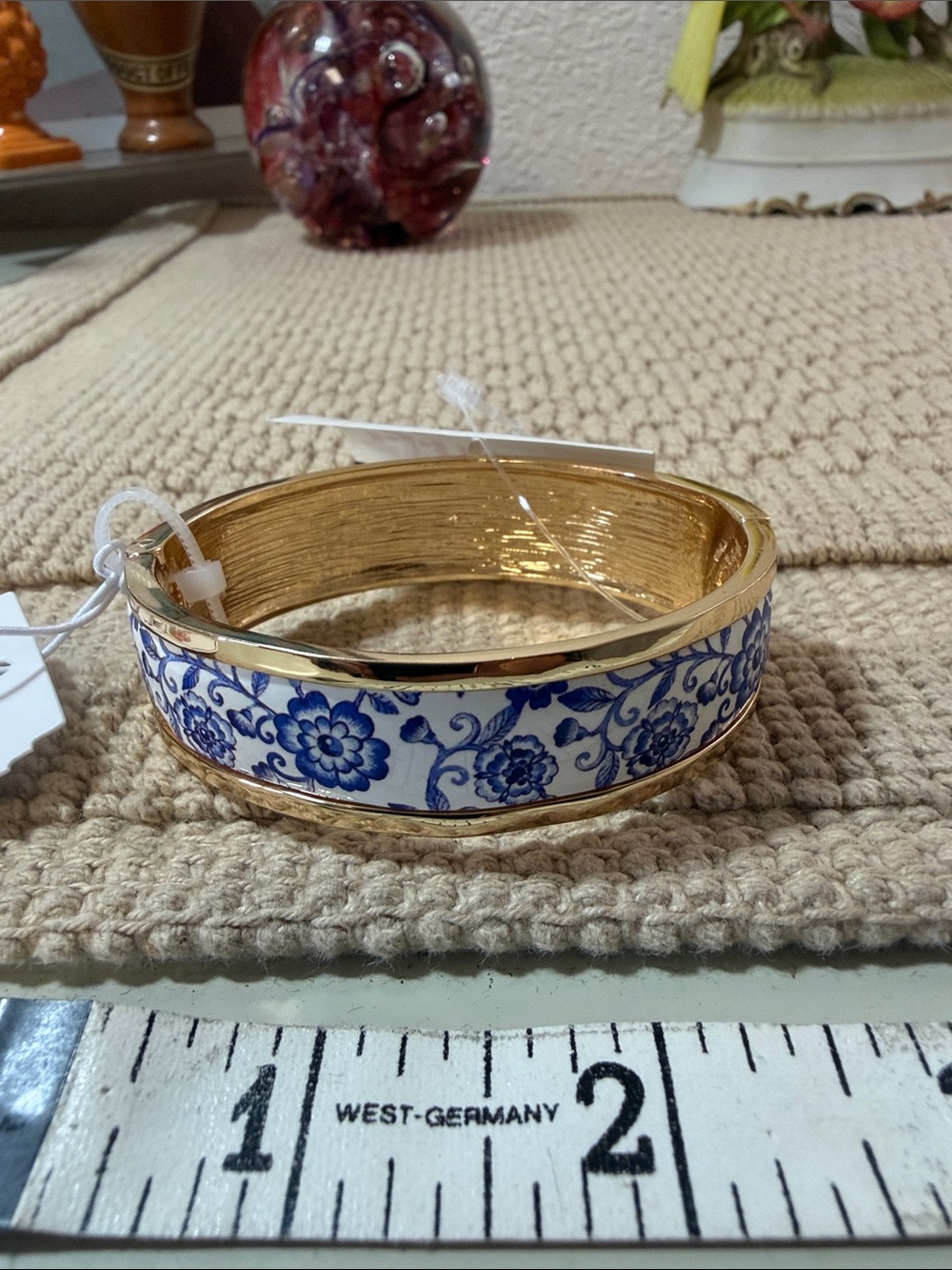 NWT Mia Charro Blue White Floral Gold Hinged Bangle Bracelet